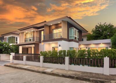 4 Bedroom Pool Villa in Siriporn Village San Kamphaeng