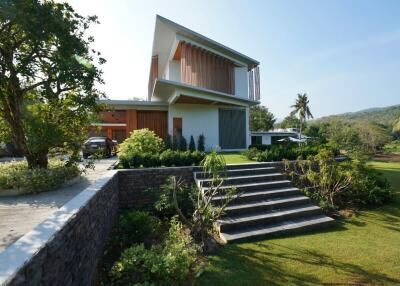 Modern 4 Bedroom Pool Villa with Mountain Views in Mae Rim