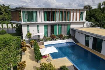 Modern 4 Bedroom Pool Villa with Mountain Views in Mae Rim