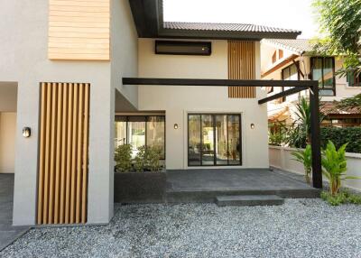 182 Sqm., 3 Beds, 3 Baths House listed for ฿ 7,490,000.