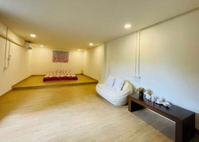 6 Bedroom Lanna Style Property in Hang Dong