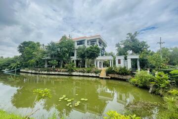 Luxurious 4 Bedroom Pool Villa in Doi Saket