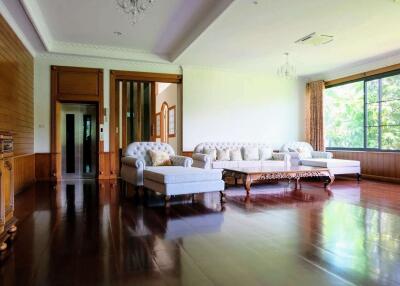 Luxurious 4 Bedroom Pool Villa in Doi Saket