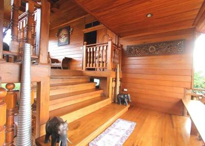 Old Wood Lanna 4 Bedroom in The City