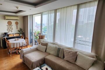 6th Floor Two Bedroom Condominium in Twin Peaks