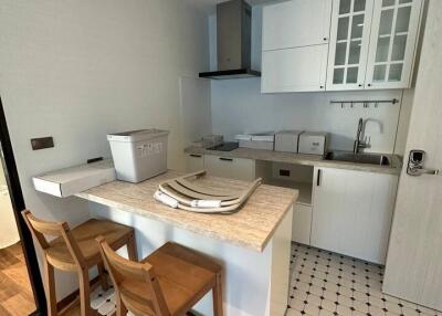 Modern kitchen with dining area