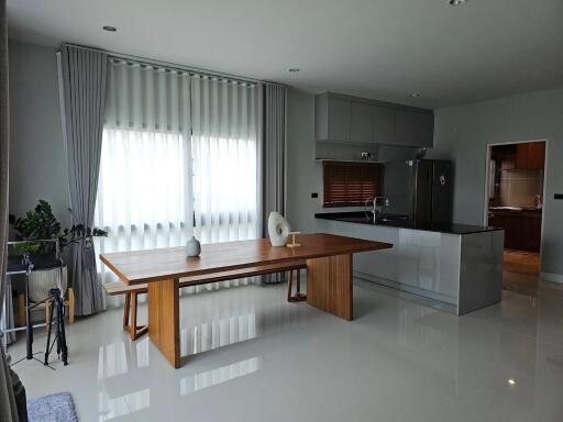 Modern kitchen with dining area