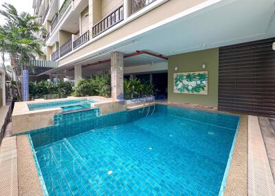 4 Bedrooms Condo in Siam Oriental condominium Pratumnak C011707