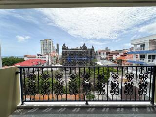 4 Bedrooms Condo in Siam Oriental condominium Pratumnak C011707