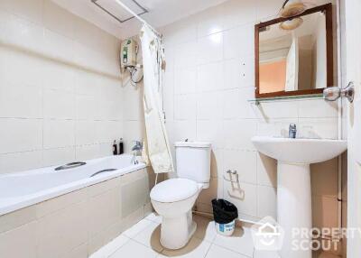 1-BR Serviced Apt. near BTS Chong Nonsi