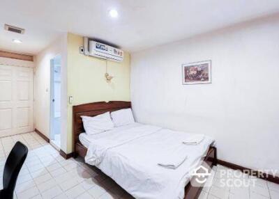 1-BR Serviced Apt. near BTS Chong Nonsi