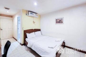 1-BR Serviced Apt. near BTS Chong Nonsi