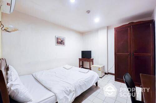 1-BR Serviced Apt. near BTS Chong Nonsi