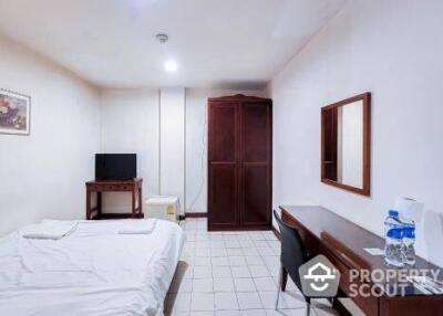 1-BR Serviced Apt. near BTS Chong Nonsi