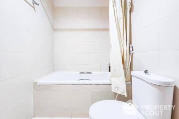 1-BR Serviced Apt. near BTS Chong Nonsi