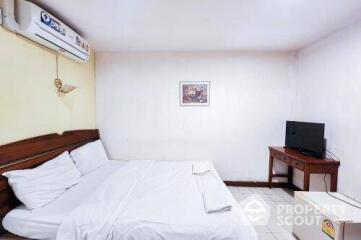 1-BR Serviced Apt. near BTS Chong Nonsi