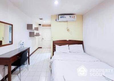 1-BR Serviced Apt. near BTS Chong Nonsi