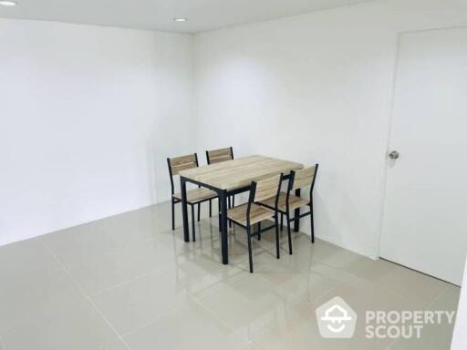 2-BR Condo at Waterford Park Rama 4 near BTS Phra Khanong