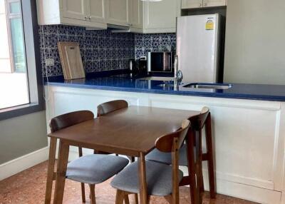 2-BR Condo near BTS Phrom Phong (ID 465382)