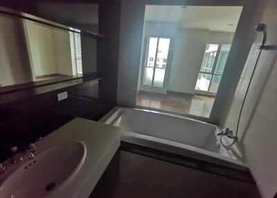 Condo for Sale at The Address Chit Lom