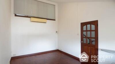 5-BR Townhouse near ARL Ramkhamhaeng (ID 515390)