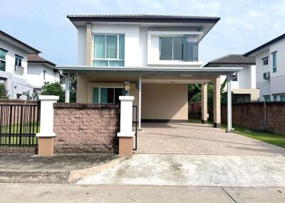 3 Bedroom in in Vararom Charoenmuang in the City