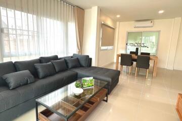 3 Bedroom in in Vararom Charoenmuang in the City