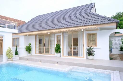 3 Bedroom Japanese Styled Pool Villa in San Sai