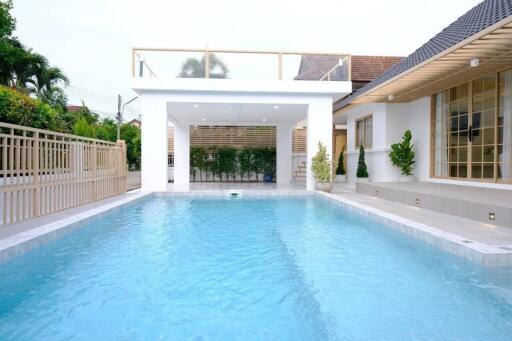 3 Bedroom Japanese Styled Pool Villa in San Sai