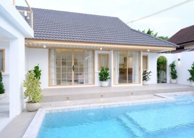 3 Bedroom Japanese Styled Pool Villa in San Sai