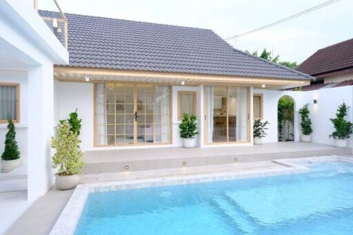 3 Bedroom Japanese Styled Pool Villa in San Sai