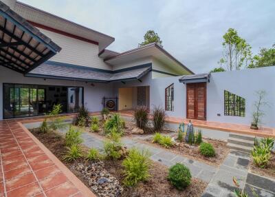 3 Bedroom Pool Villa with Lakeview in Doi Saket