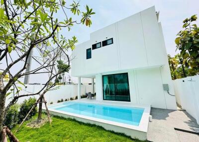 4 Bedroom in Hang Dong with Pool