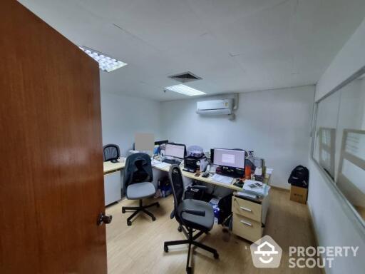 Office Space for Rent and Sale in Khlong Toei Nuea