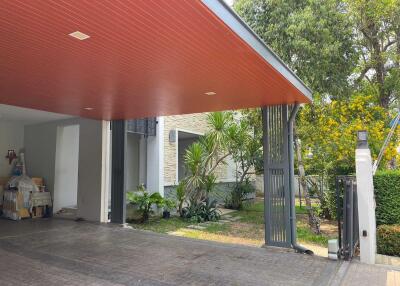 Covered parking space with greenery