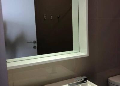 Modern bathroom sink with mirror
