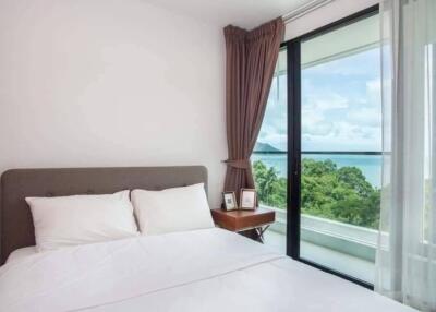 Bedroom with a view of the sea