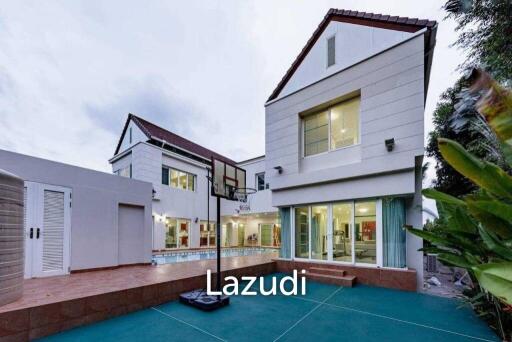 Luxurious Family Villa for Sale and Rent at Phuket Boat Lagoon