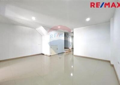 108 Sqm., 3 Beds Townhouse listed for ฿ 4,390,000.