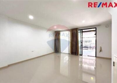 108 Sqm., 3 Beds Townhouse listed for ฿ 4,390,000.