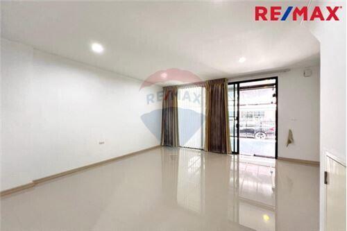 108 Sqm., 3 Beds Townhouse listed for ฿ 4,390,000.