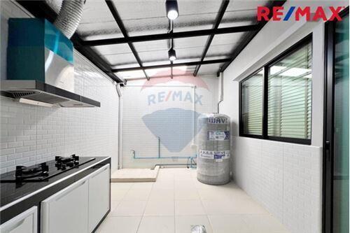 108 Sqm., 3 Beds Townhouse listed for ฿ 4,390,000.