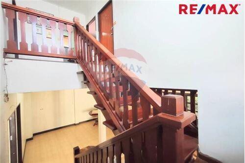 250 Sqm., 5 Beds Townhouse listed for ฿ 4,950,000.