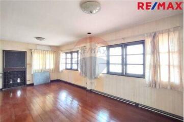 250 Sqm., 5 Beds Townhouse listed for ฿ 4,950,000.