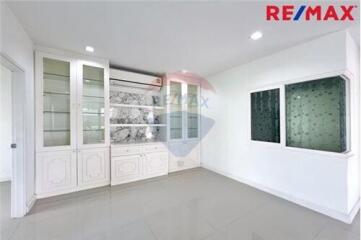 168 Sqm., 4 Beds Townhouse listed for ฿ 6,900,000.