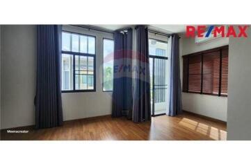 130 Sqm., 3 Beds Condo listed for ฿ 3,390,000.