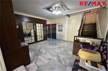 500 Sqm., 6 Beds Townhouse listed for ฿ 61,360,000.