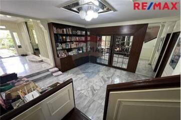 500 Sqm., 6 Beds Townhouse listed for ฿ 61,360,000.