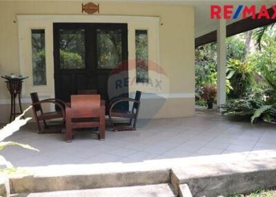 500 Sqm., 6 Beds Townhouse listed for ฿ 61,360,000.