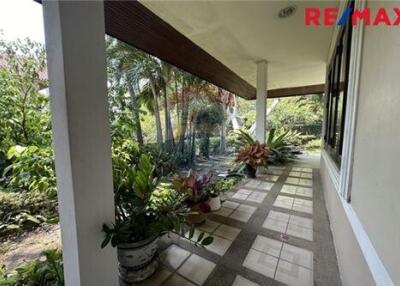 500 Sqm., 6 Beds Townhouse listed for ฿ 61,360,000.